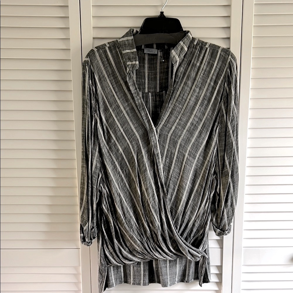 Abbeline Black and White Relaxed  Blouse with Mandarin Collar